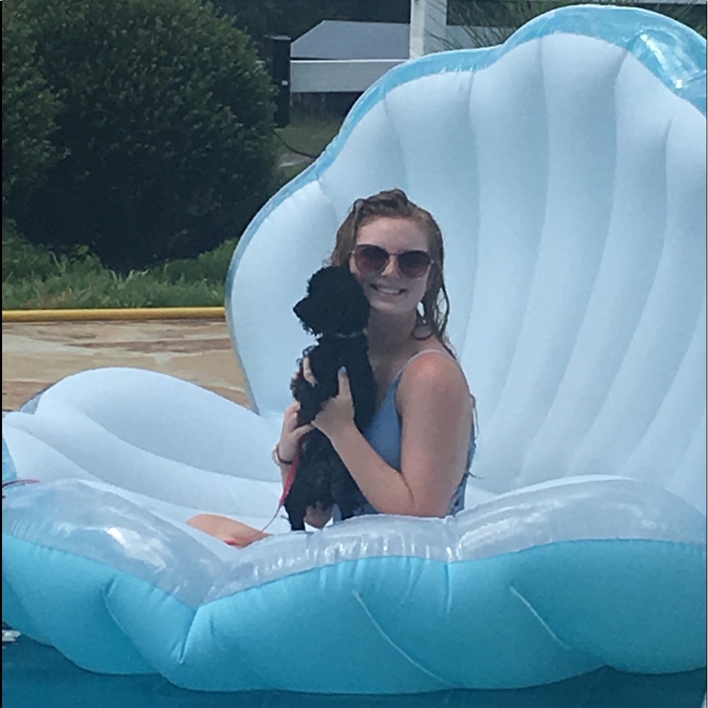 Meet your Posher, Hannah